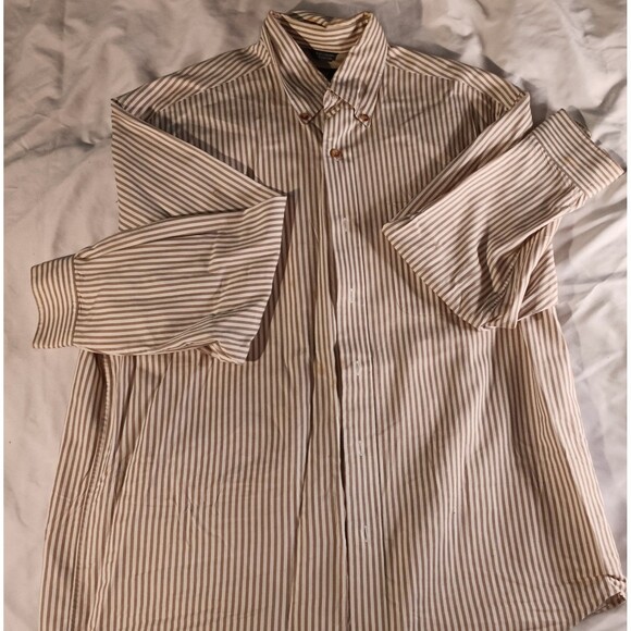 2 Mens button down shirts - Picture 3 of 4